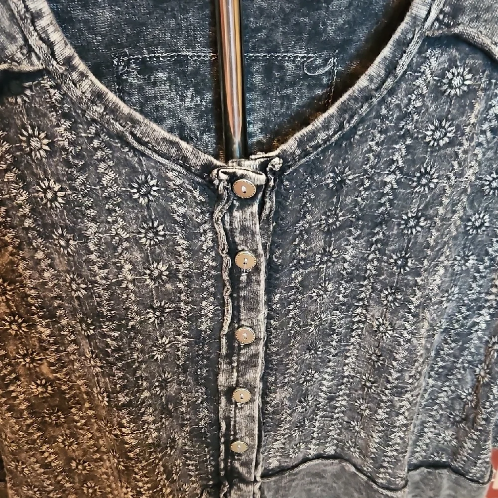 283 Washed Black Short-Sleeve Henley with Textured Front Panel - Picture 2 of 10